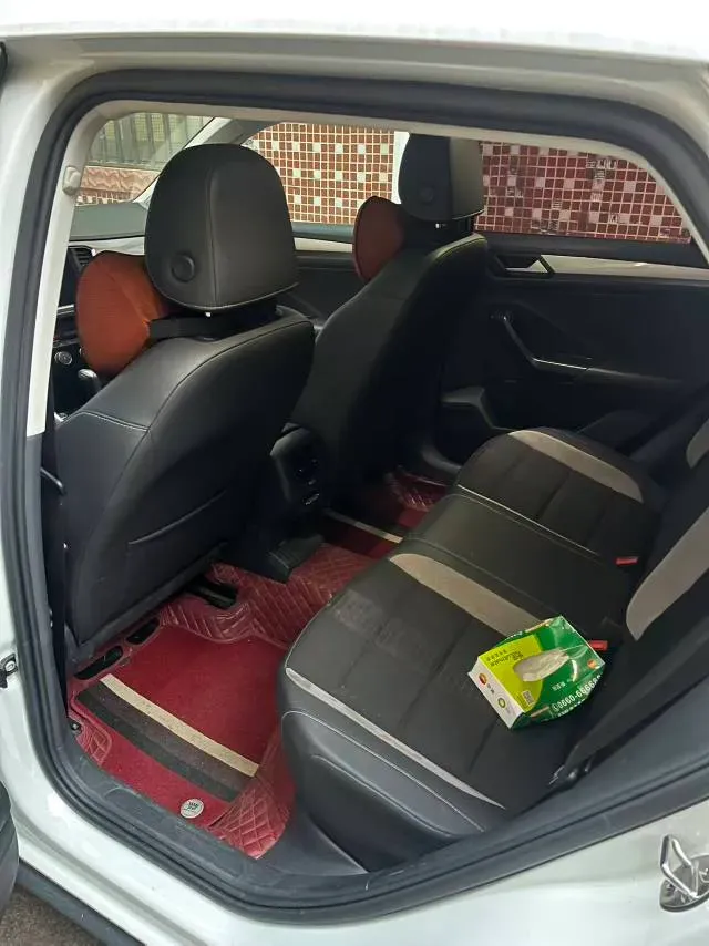 2019 Volkswagen T-Roc 1.4T 131HP L4 7DCT,autocango,china used car exporter,china ev exporter,chinese used car exporter,chinese used ev exporter