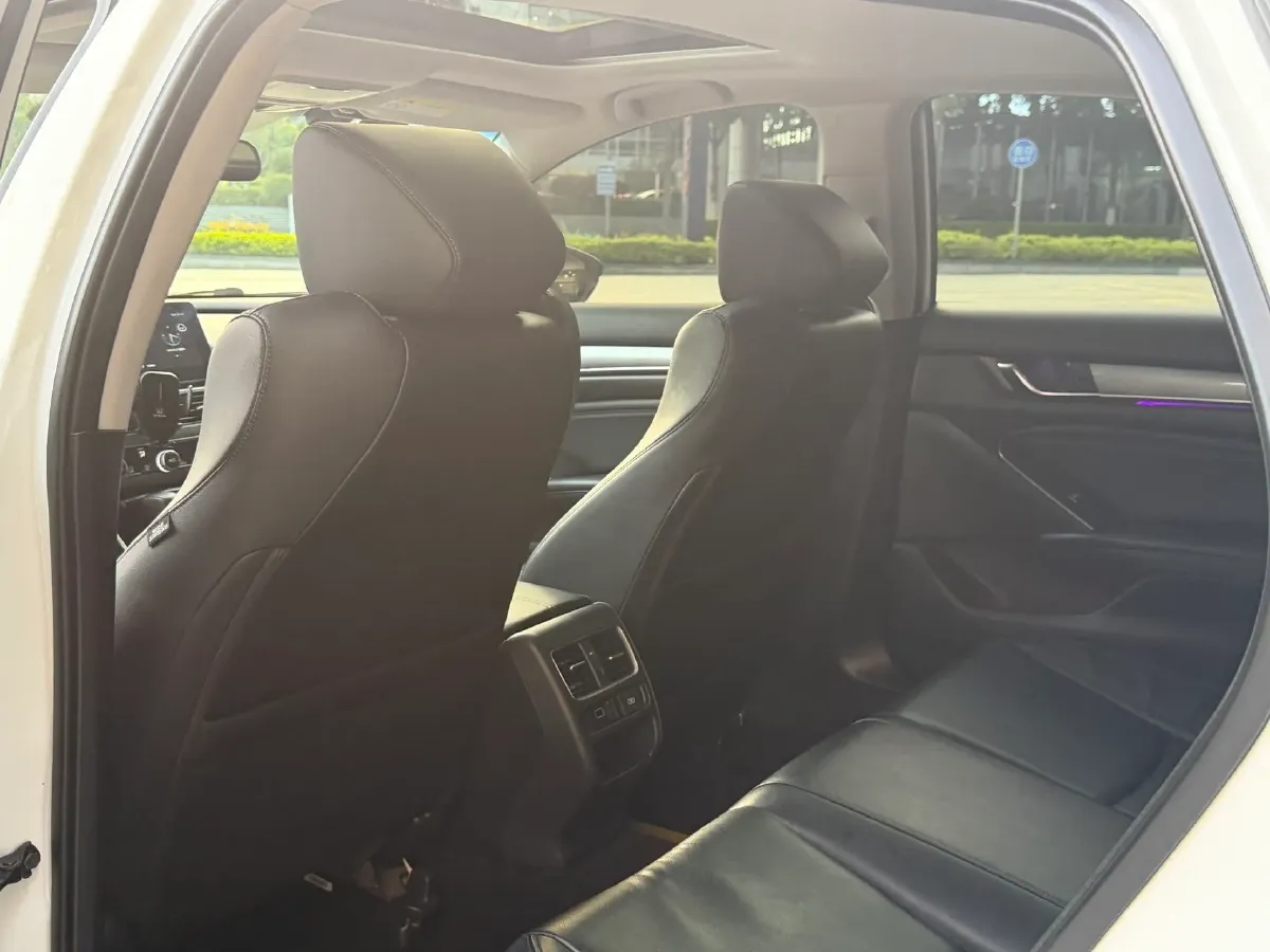 2022 Honda Accord 1.5T 194HP L4 CVT,autocango,china used car exporter,china ev exporter,chinese used car exporter,chinese used ev exporter