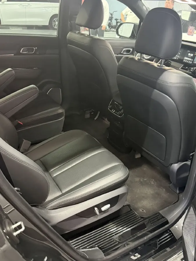 2020 Li ONE Range Extended 131HP REEV 40.5KWH,autocango,china used car exporter,china ev exporter,chinese used car exporter,chinese used ev exporter