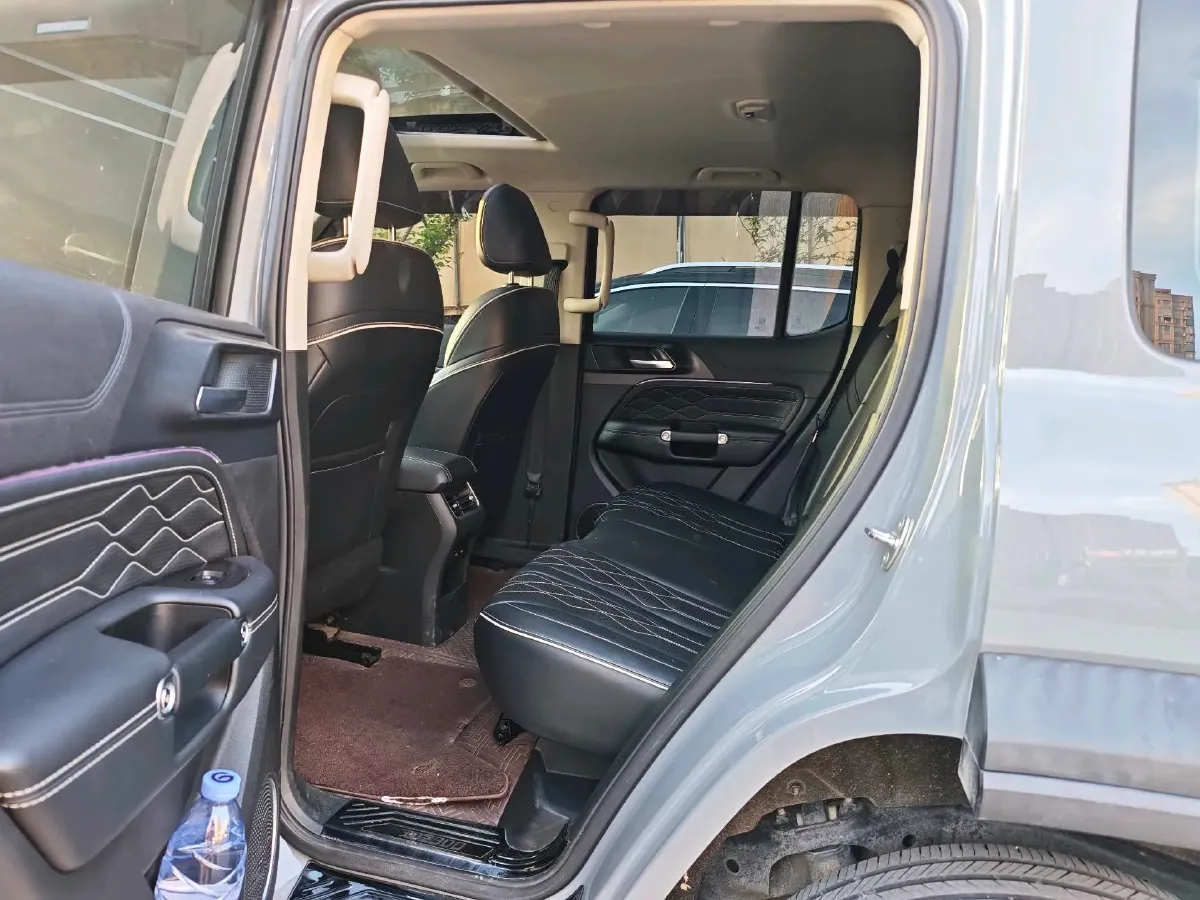 2021 Tank 300 2.0T 227HP L4 8AT,autocango,china used car exporter,china ev exporter,chinese used car exporter,chinese used ev exporter