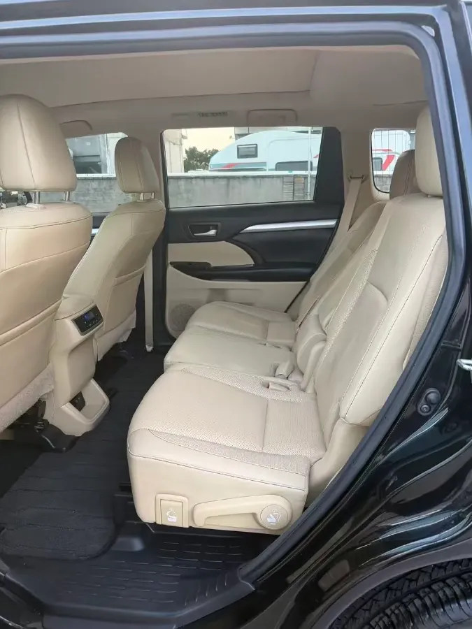 2018 Jeep Grand Commander 2.0T 265HP L4 9AT,autocango,china used car exporter,china ev exporter,chinese used car exporter,chinese used ev exporter