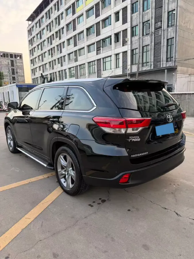 2018 Jeep Grand Commander 2.0T 265HP L4 9AT,autocango,china used car exporter,china ev exporter,chinese used car exporter,chinese used ev exporter