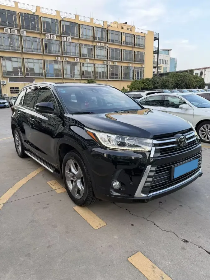 2018 Jeep Grand Commander 2.0T 265HP L4 9AT,autocango,china used car exporter,china ev exporter,chinese used car exporter,chinese used ev exporter