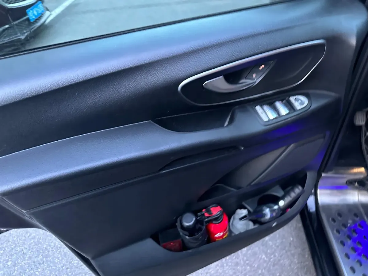 2020 Mercedes-Benz Vito 2.0T 211HP L4 9AT,autocango,china used car exporter,china ev exporter,chinese used car exporter,chinese used ev exporter