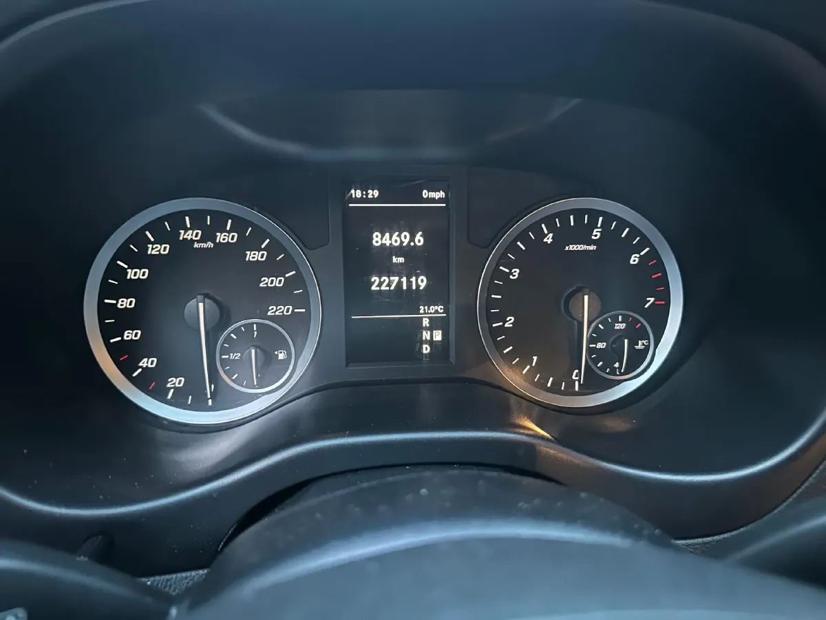 2020 Mercedes-Benz Vito 2.0T 211HP L4 9AT,autocango,china used car exporter,china ev exporter,chinese used car exporter,chinese used ev exporter