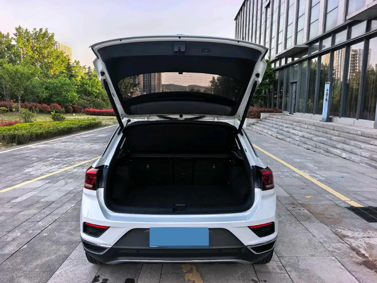 2021 Volkswagen T-Roc 1.4T 150HP L4 7DCT,autocango,china used car exporter,china ev exporter,chinese used car exporter,chinese used ev exporter