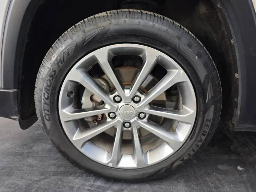 2018 Jeep Grand Commander 2.0T 234HP L4 9AT,autocango,china used car exporter,china ev exporter,chinese used car exporter,chinese used ev exporter