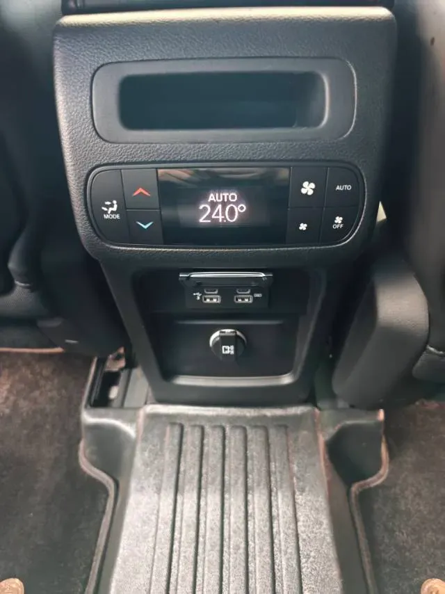 2018 Jeep Grand Commander 2.0T 234HP L4 9AT,autocango,china used car exporter,china ev exporter,chinese used car exporter,chinese used ev exporter