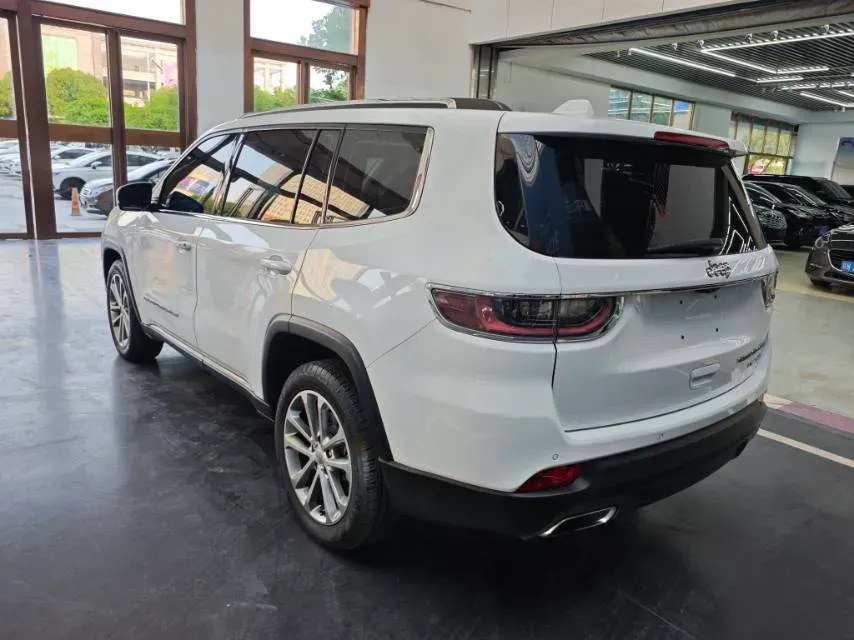 2018 Jeep Grand Commander 2.0T 234HP L4 9AT,autocango,china used car exporter,china ev exporter,chinese used car exporter,chinese used ev exporter