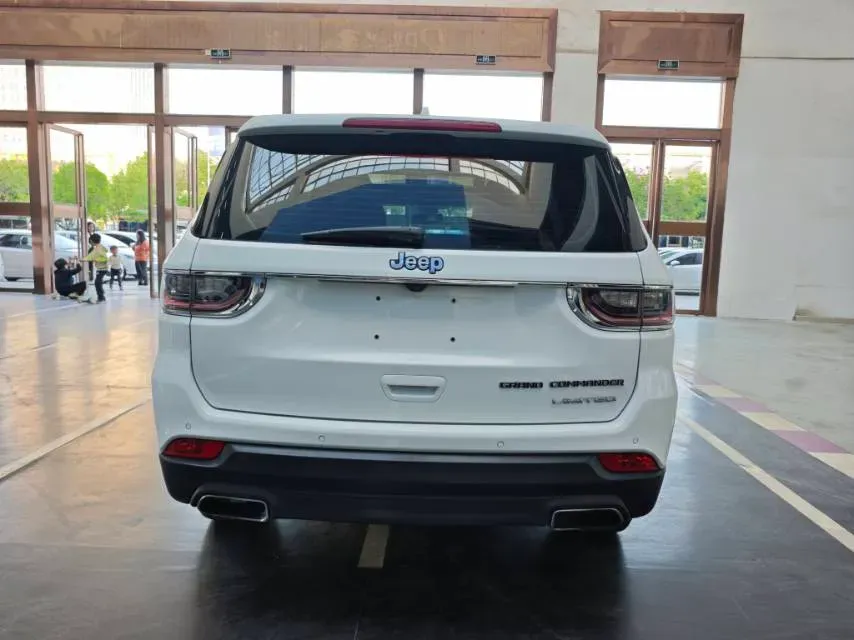 2018 Jeep Grand Commander 2.0T 234HP L4 9AT,autocango,china used car exporter,china ev exporter,chinese used car exporter,chinese used ev exporter