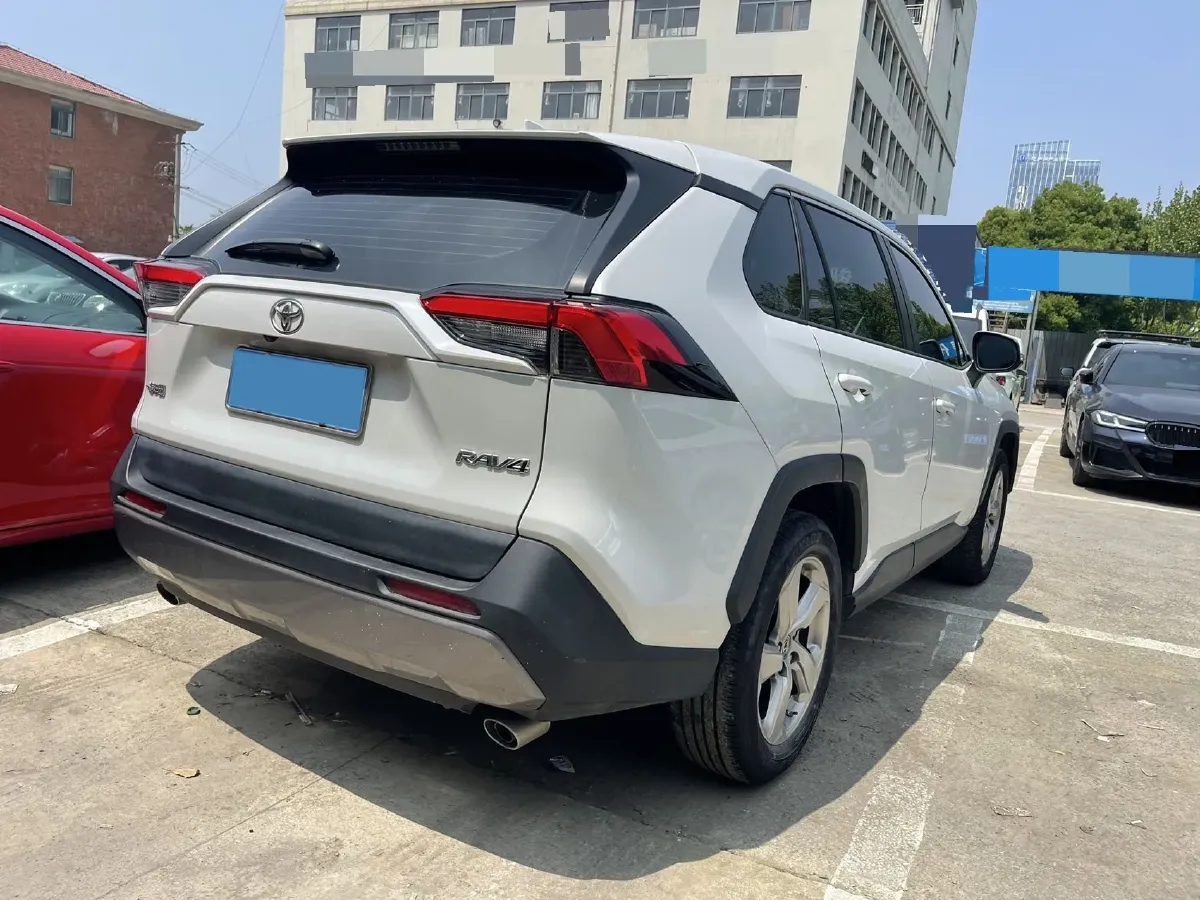 2022 Toyota RAV4 2.0L 171HP L4 CVT,autocango,china used car exporter,china ev exporter,chinese used car exporter,chinese used ev exporter
