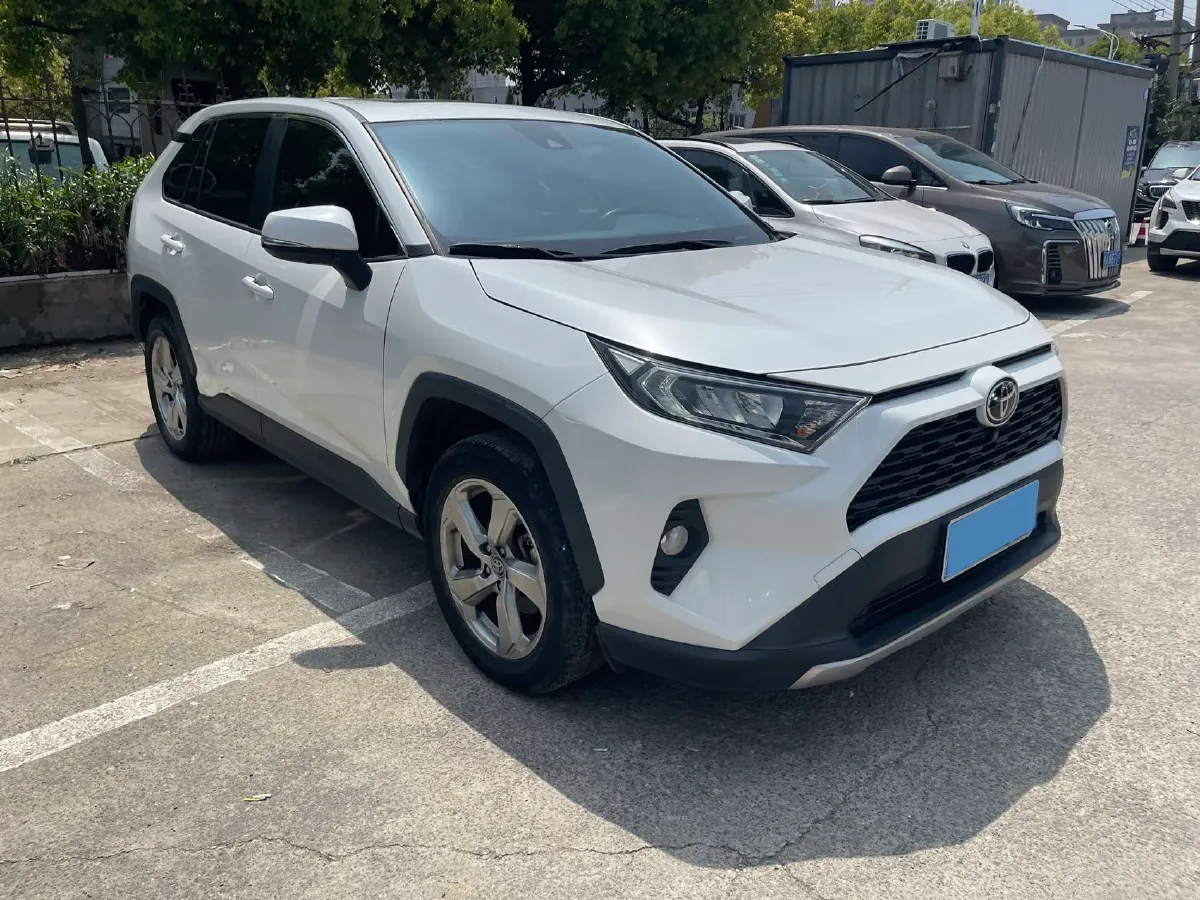 2022 Toyota RAV4 2.0L 171HP L4 CVT,autocango,china used car exporter,china ev exporter,chinese used car exporter,chinese used ev exporter