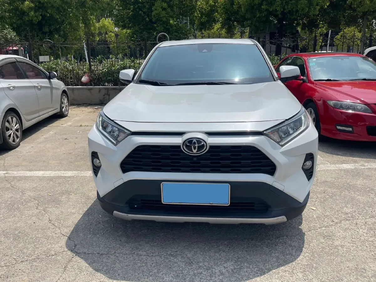 2022 Toyota RAV4 2.0L 171HP L4 CVT,autocango,china used car exporter,china ev exporter,chinese used car exporter,chinese used ev exporter