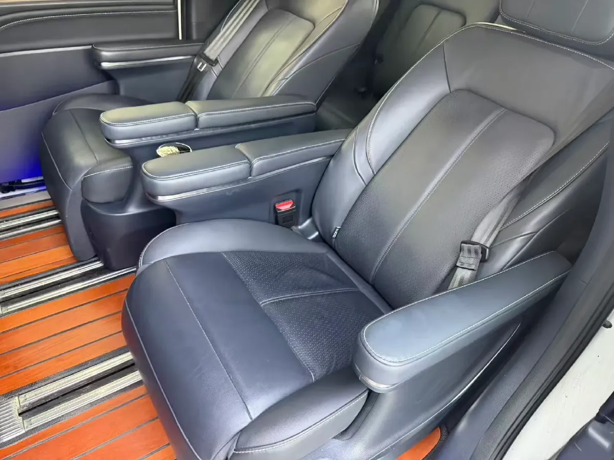 2021 GAC Trumpchi M8 2.0T 252HP L4 8AT,autocango,china used car exporter,china ev exporter,chinese used car exporter,chinese used ev exporter