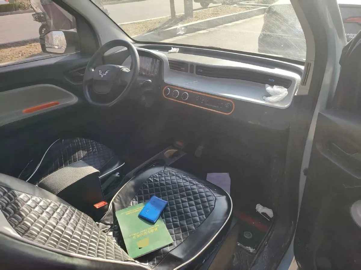 2022 LingBox uni BEV 11.52KWH,autocango,china used car exporter,china ev exporter,chinese used car exporter,chinese used ev exporter