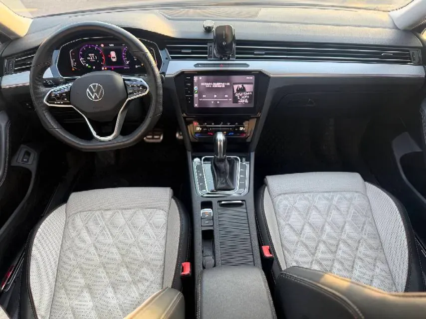 2023 Volkswagen Magotan 2.0T 186HP L4 7DCT,autocango,china used car exporter,china ev exporter,chinese used car exporter,chinese used ev exporter