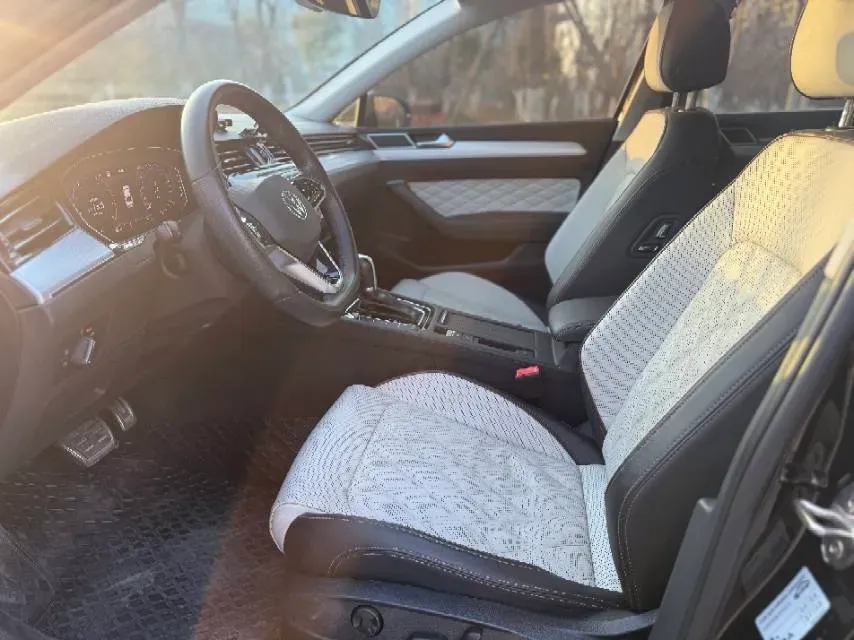 2023 Volkswagen Magotan 2.0T 186HP L4 7DCT,autocango,china used car exporter,china ev exporter,chinese used car exporter,chinese used ev exporter