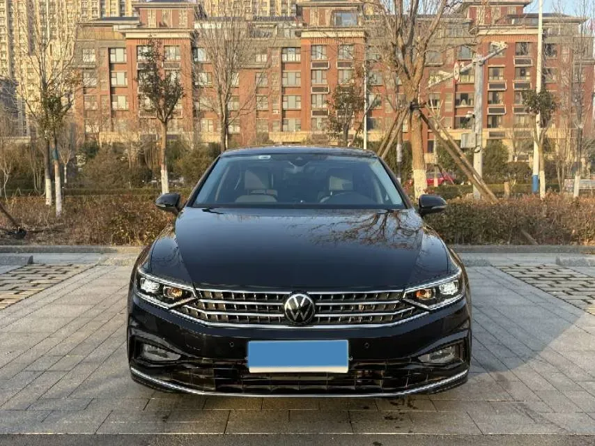 2023 Volkswagen Magotan 2.0T 186HP L4 7DCT,autocango,china used car exporter,china ev exporter,chinese used car exporter,chinese used ev exporter