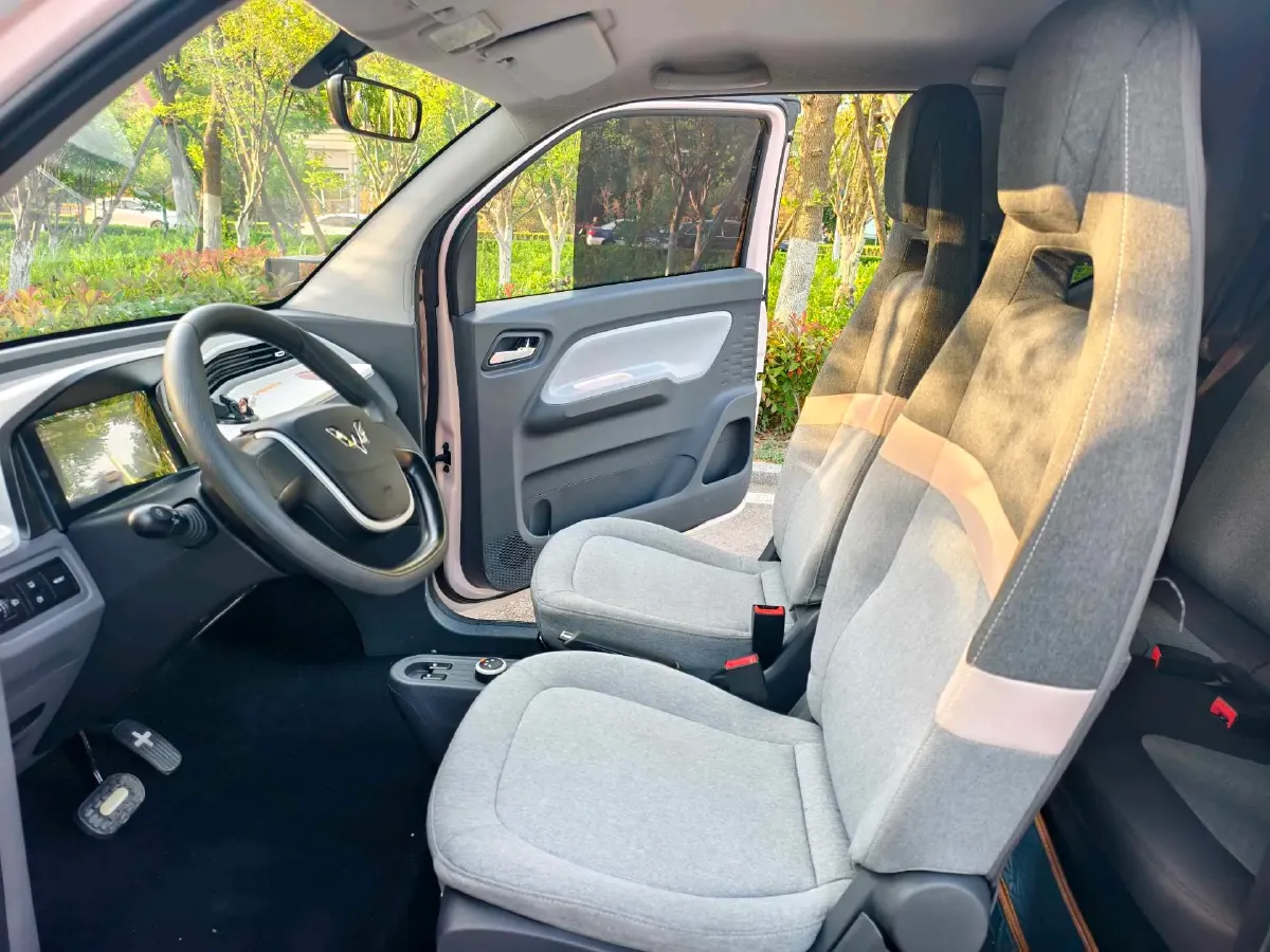 2021 WuLing HongGuang MINI EV BEV 13.9KWH,autocango,china used car exporter,china ev exporter,chinese used car exporter,chinese used ev exporter