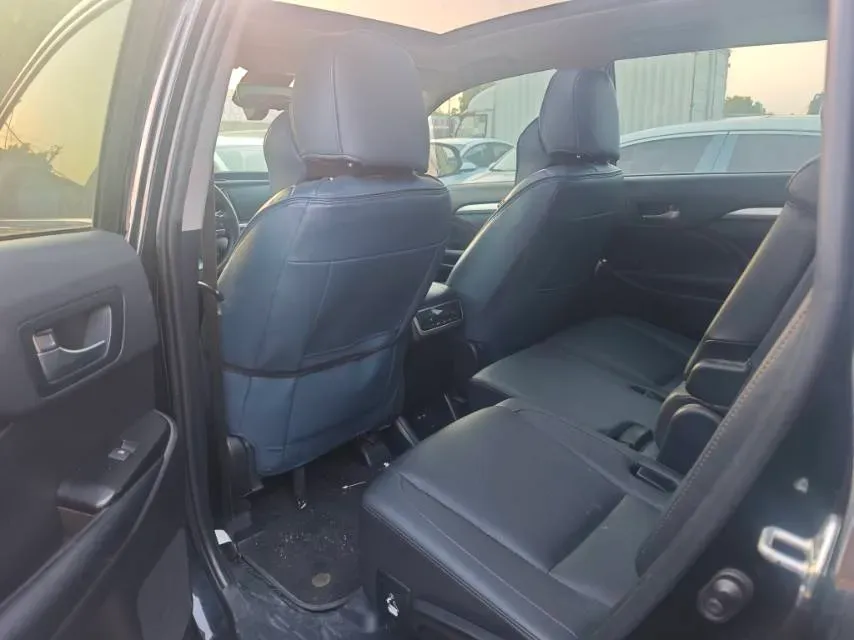 2021 Toyota Highlander 2.0T 220HP L4 6AT,autocango,china used car exporter,china ev exporter,chinese used car exporter,chinese used ev exporter