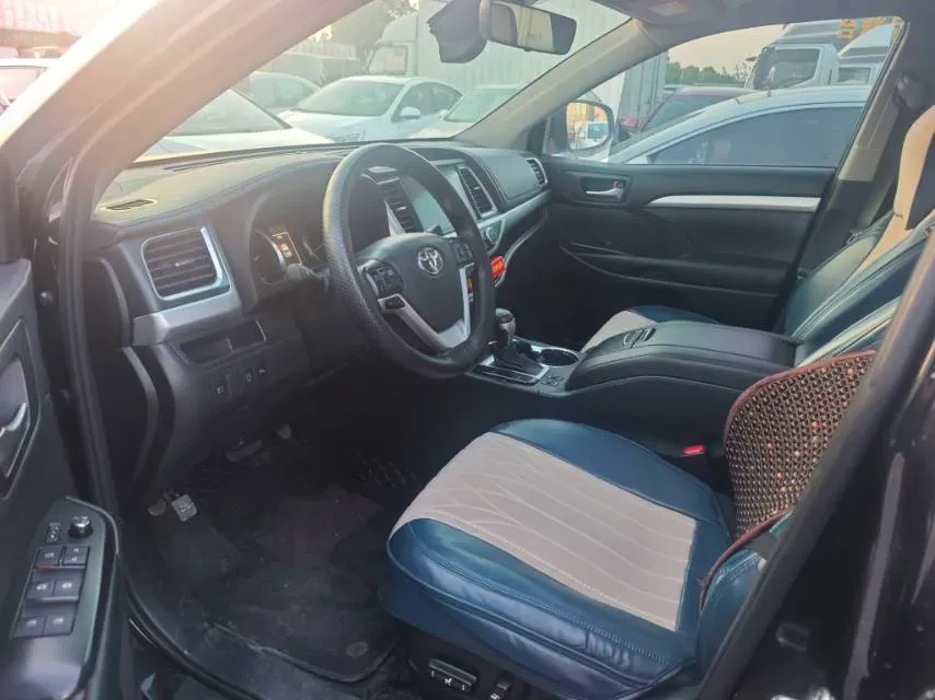 2021 Toyota Highlander 2.0T 220HP L4 6AT,autocango,china used car exporter,china ev exporter,chinese used car exporter,chinese used ev exporter