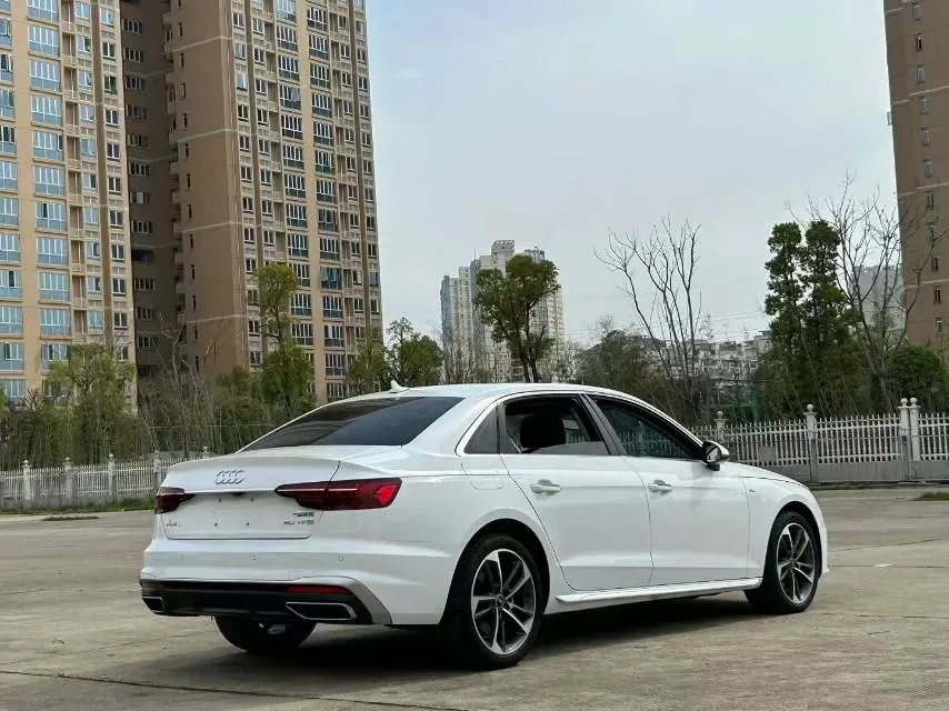 2023 Audi A4L 2.0T 190HP L4 7DCT,autocango,china used car exporter,china ev exporter,chinese used car exporter,chinese used ev exporter