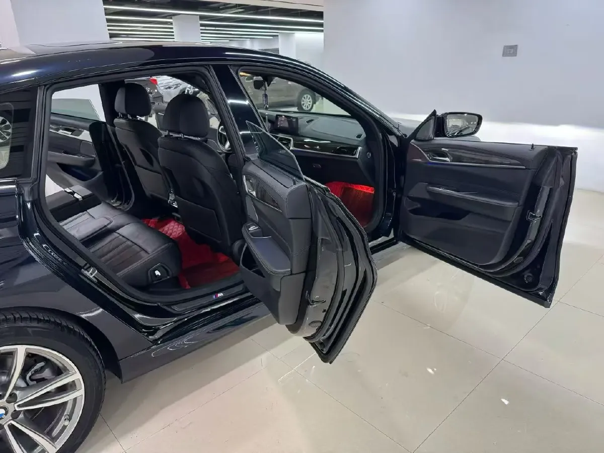 2020 BMW 6 Series GT 2.0T 258HP L4 8AT,autocango,china used car exporter,china ev exporter,chinese used car exporter,chinese used ev exporter