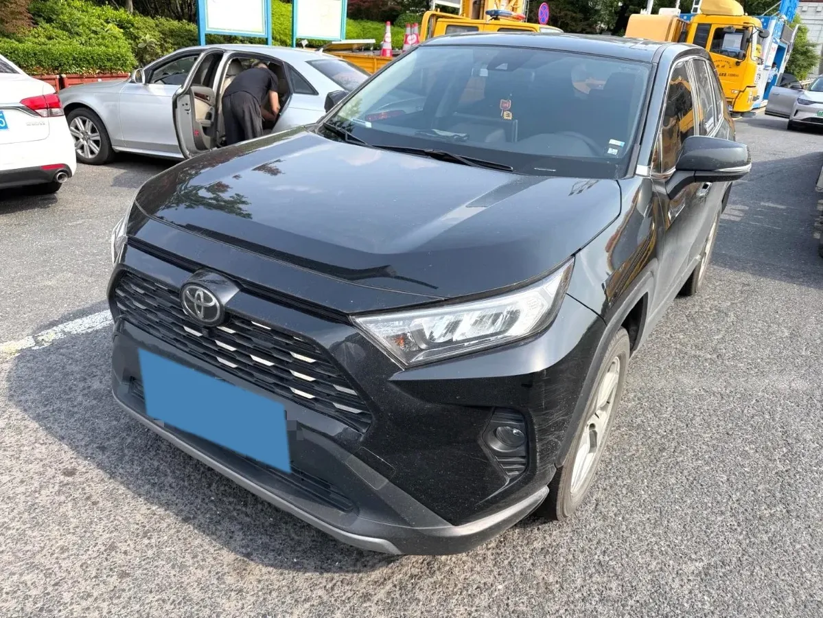 2020 Toyota RAV4 2.0L 171HP L4 CVT,autocango,china used car exporter,china ev exporter,chinese used car exporter,chinese used ev exporter