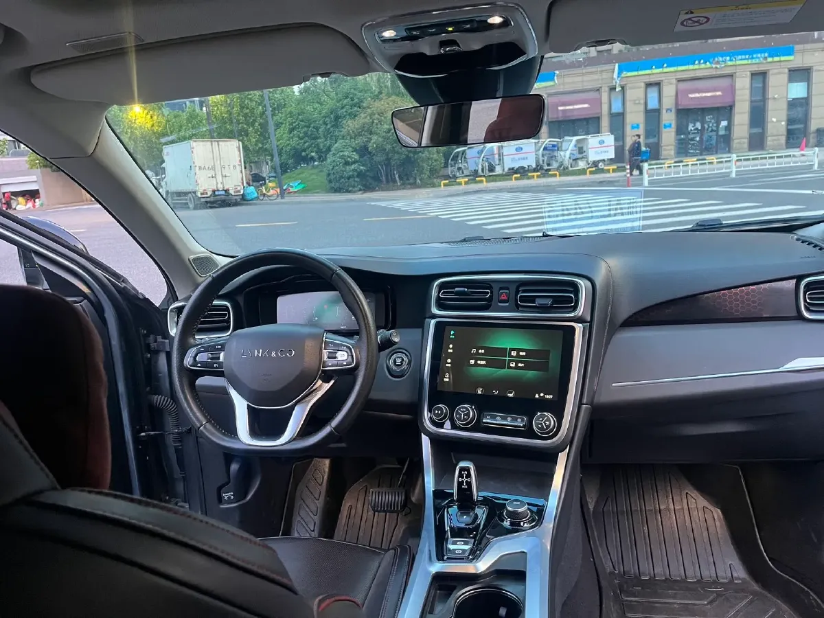 2019 LYNK&CO 01 2.0T 190HP L4 7DCT,autocango,china used car exporter,china ev exporter,chinese used car exporter,chinese used ev exporter