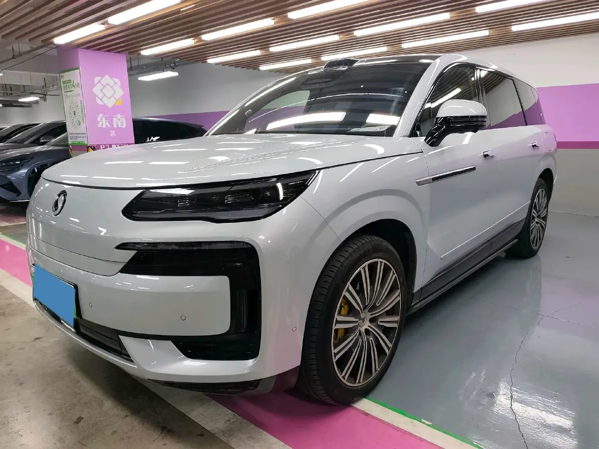 2025 Denza DenzaN9 2.0T 207HP L4 E-CVT PHEV,autocango,china used car exporter,china ev exporter,chinese used car exporter,chinese used ev exporter