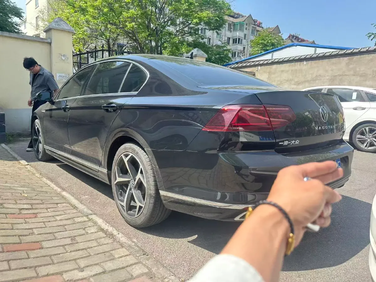 2023 Volkswagen Magotan 2.0T 186HP L4 7DCT,autocango,china used car exporter,china ev exporter,chinese used car exporter,chinese used ev exporter
