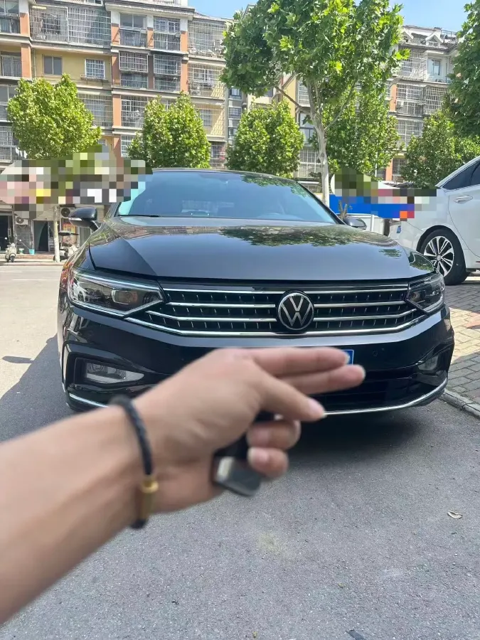 2023 Volkswagen Magotan 2.0T 186HP L4 7DCT,autocango,china used car exporter,china ev exporter,chinese used car exporter,chinese used ev exporter