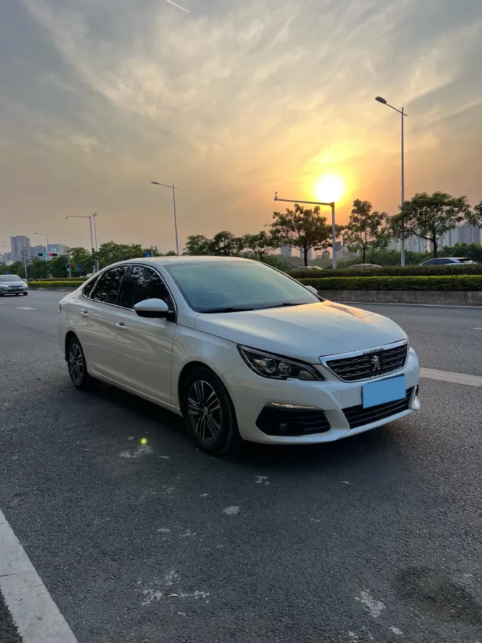 2016 Peugeot 308 1.6L 117HP L4 6AT,autocango,china used car exporter,china ev exporter,chinese used car exporter,chinese used ev exporter