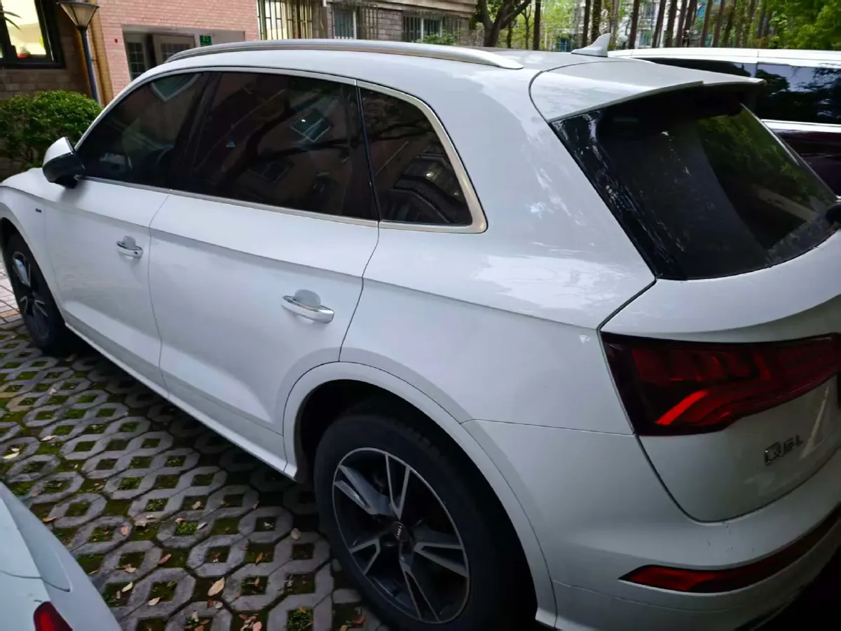 2020 Audi Q5L 2.0T 190HP L4 7DCT,autocango,china used car exporter,china ev exporter,chinese used car exporter,chinese used ev exporter