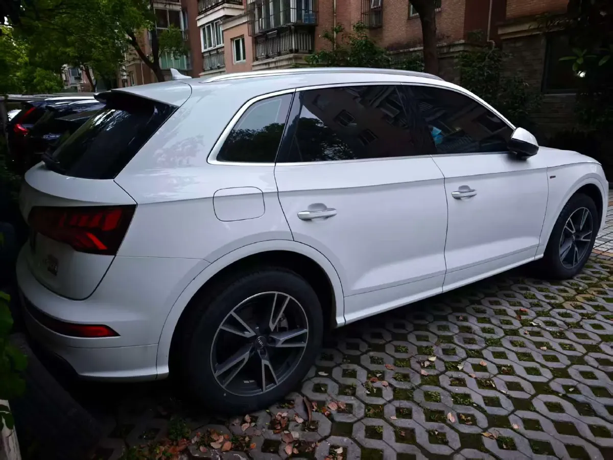 2020 Audi Q5L 2.0T 190HP L4 7DCT,autocango,china used car exporter,china ev exporter,chinese used car exporter,chinese used ev exporter