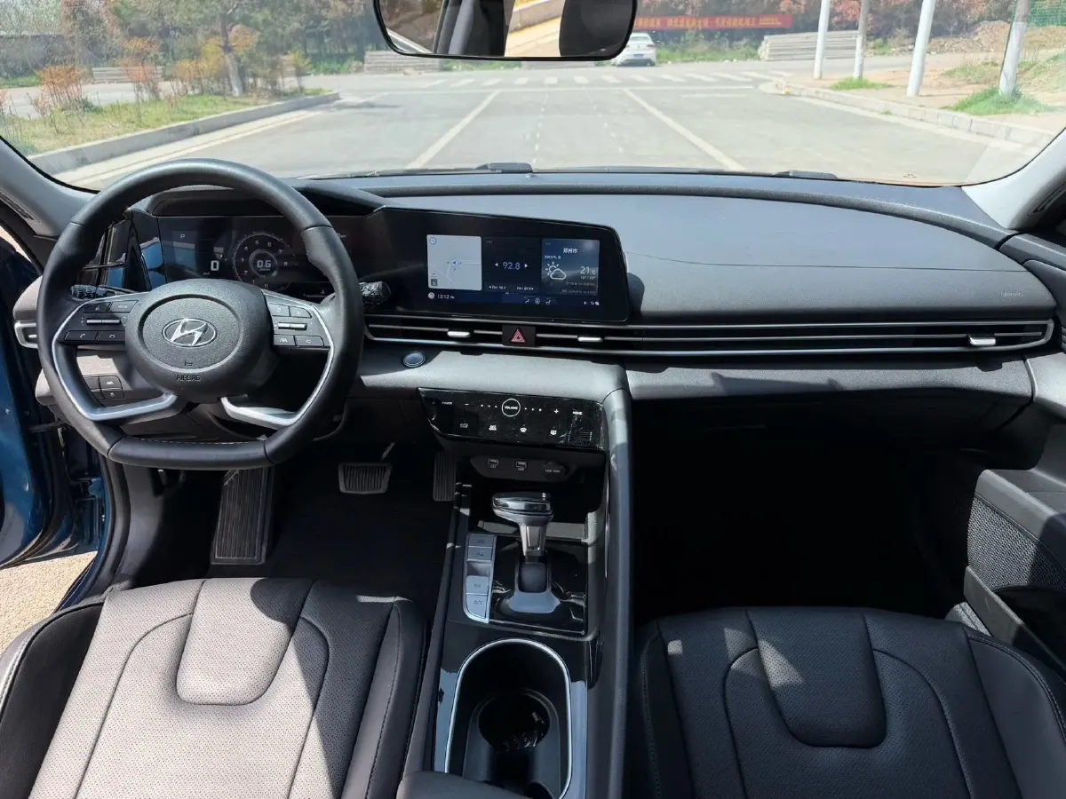 2022 Hyundai Elantra 1.5L 115HP L4 CVT,autocango,china used car exporter,china ev exporter,chinese used car exporter,chinese used ev exporter