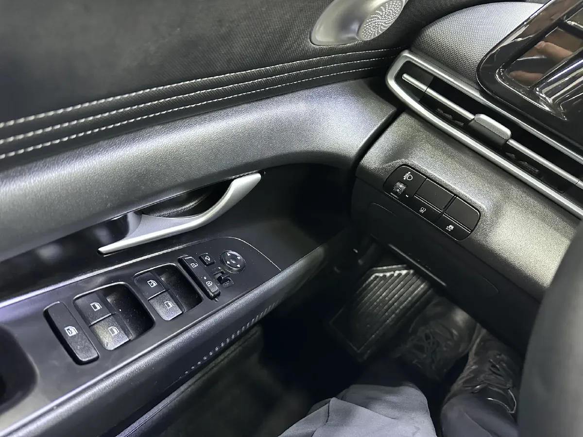 2022 Hyundai Elantra 1.5L 115HP L4 CVT,autocango,china used car exporter,china ev exporter,chinese used car exporter,chinese used ev exporter