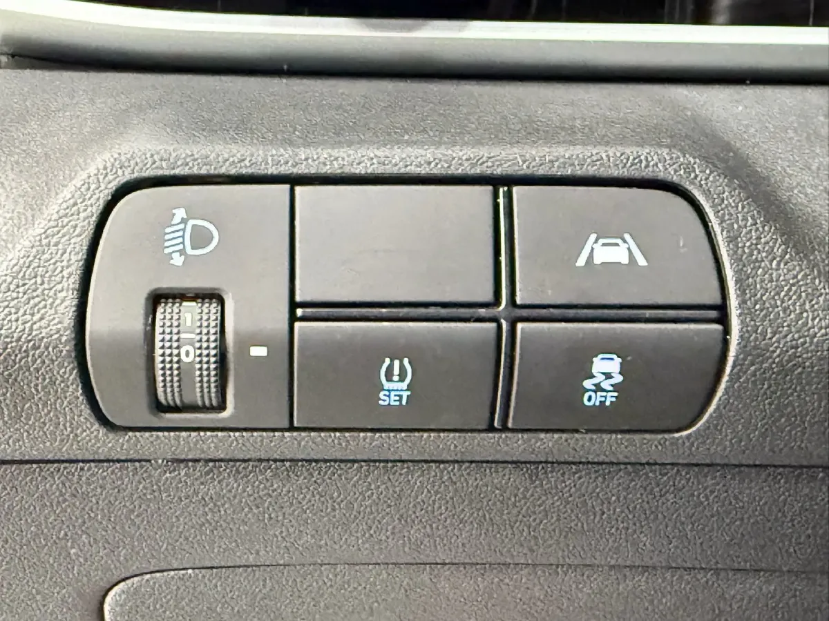 2022 Hyundai Elantra 1.5L 115HP L4 CVT,autocango,china used car exporter,china ev exporter,chinese used car exporter,chinese used ev exporter