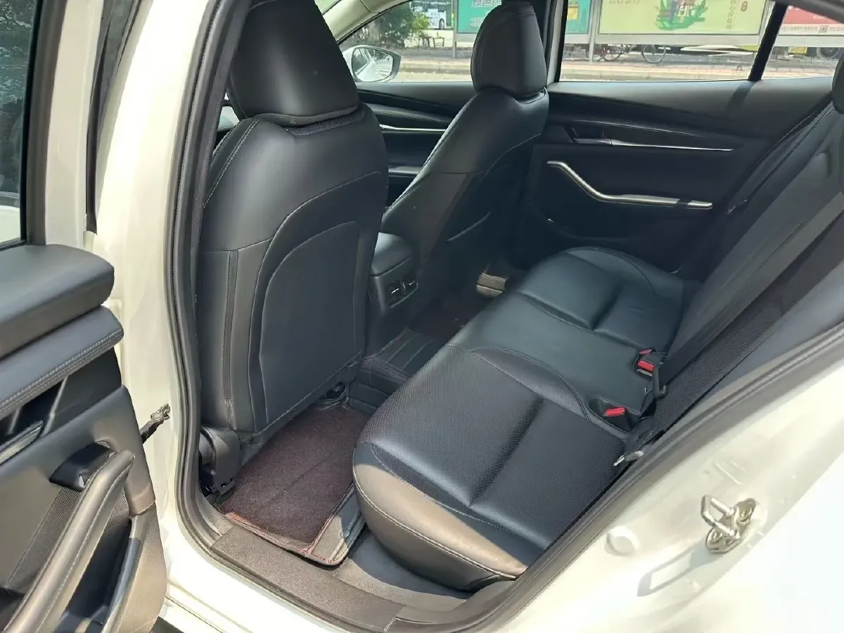 2021 Mazda 3 Axela 2.0L 158HP L4 6AT,autocango,china used car exporter,china ev exporter,chinese used car exporter,chinese used ev exporter