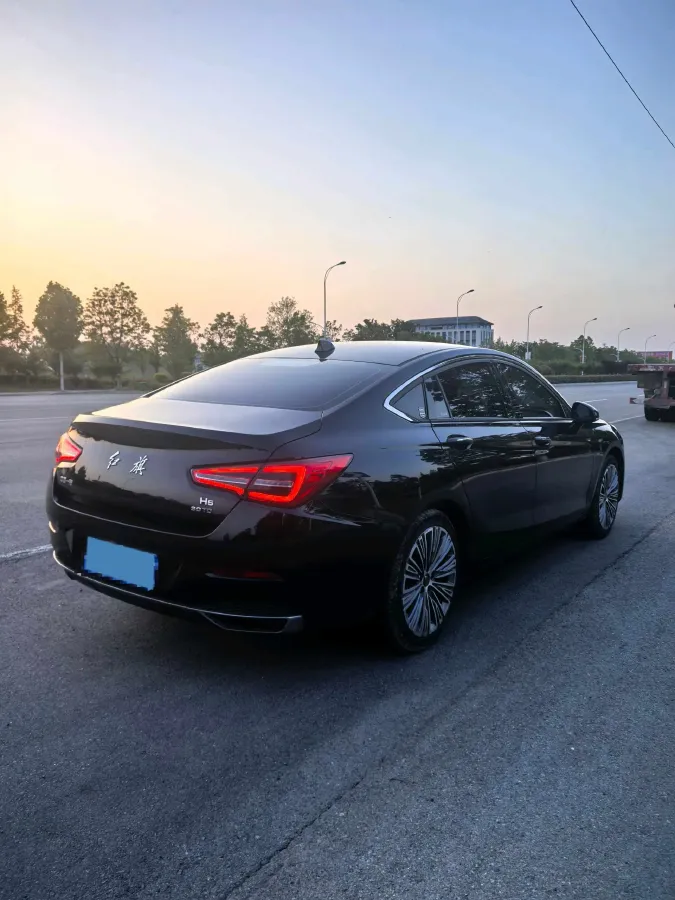 2020 HongQi H5 1.5T 169HP L4 7DCT,autocango,china used car exporter,china ev exporter,chinese used car exporter,chinese used ev exporter