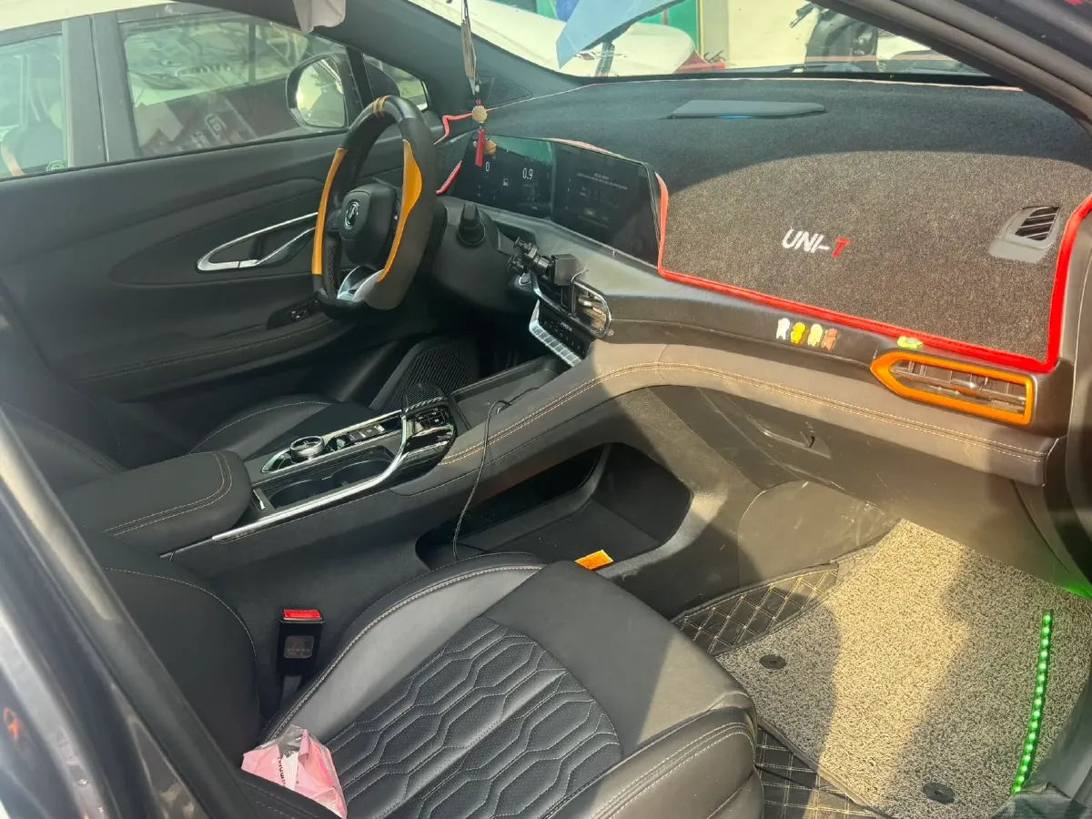 2022 ChangAn UNI-T 1.5T 188HP L4 7DCT,autocango,china used car exporter,china ev exporter,chinese used car exporter,chinese used ev exporter