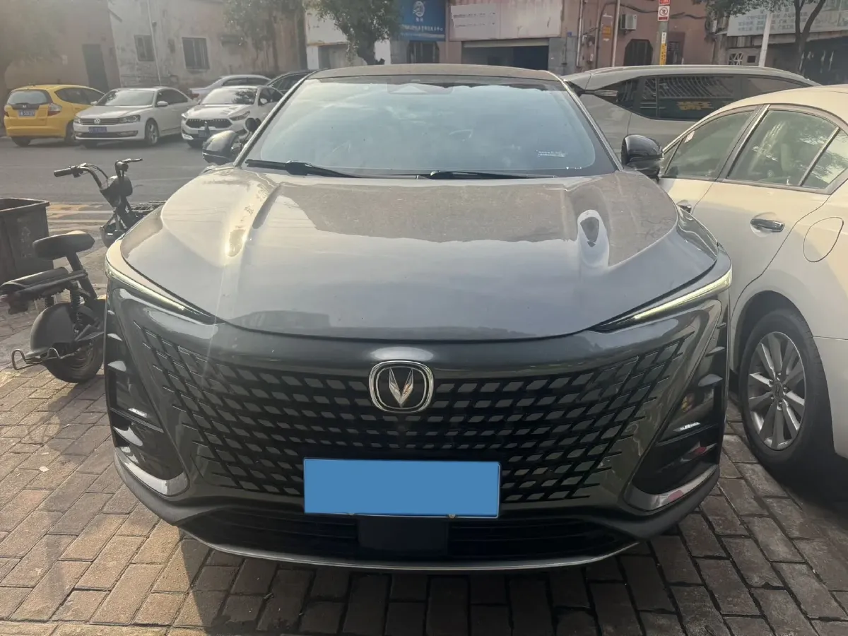 2022 ChangAn UNI-T 1.5T 188HP L4 7DCT,autocango,china used car exporter,china ev exporter,chinese used car exporter,chinese used ev exporter