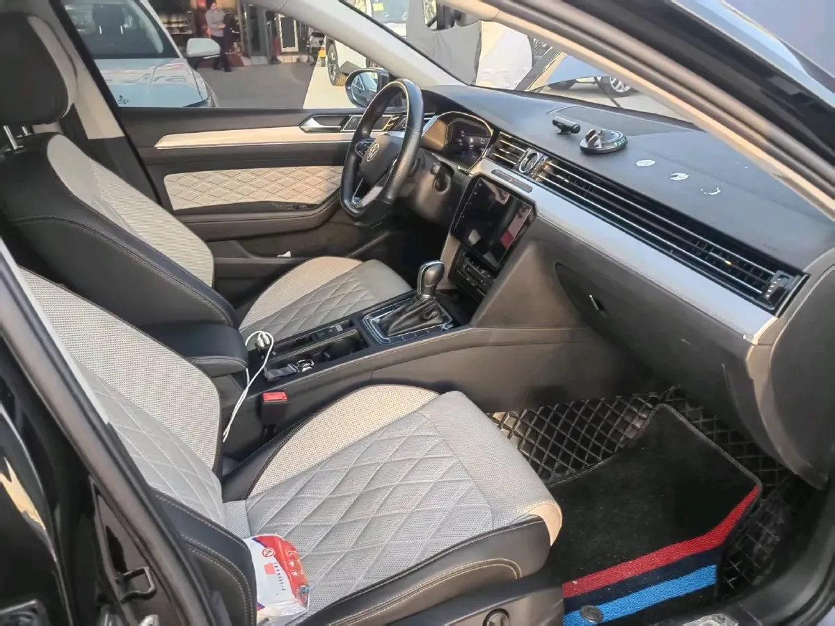 2023 Volkswagen Magotan 2.0T 186HP L4 7DCT,autocango,china used car exporter,china ev exporter,chinese used car exporter,chinese used ev exporter