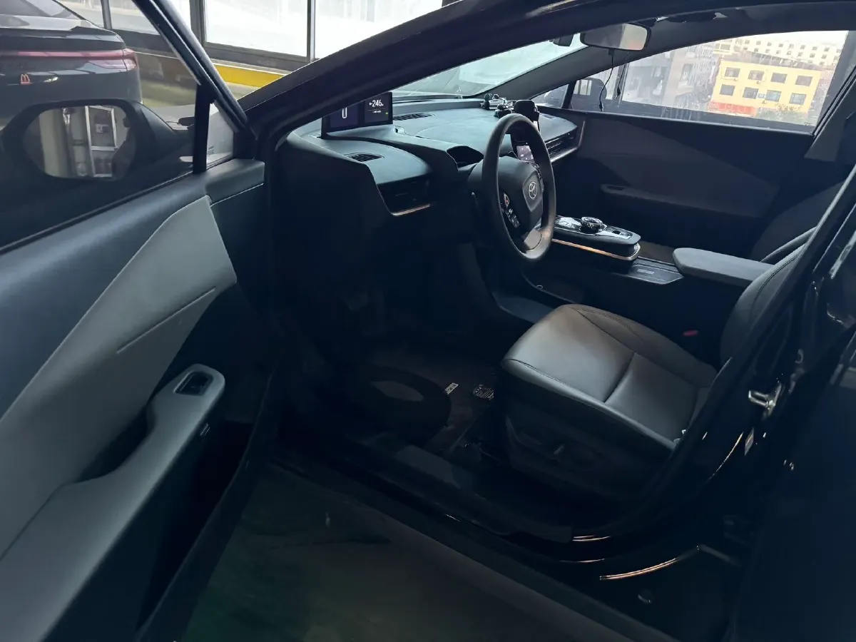 2024 Toyota bZ3 BEV 49.92KWH,autocango,china used car exporter,china ev exporter,chinese used car exporter,chinese used ev exporter