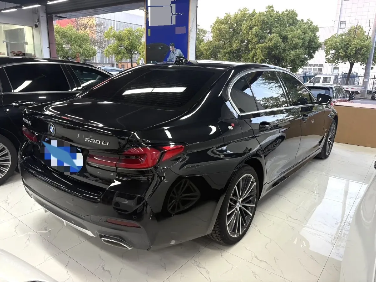 2022 BMW 5 Series 2.0T 252HP L4 8AT,autocango,china used car exporter,china ev exporter,chinese used car exporter,chinese used ev exporter