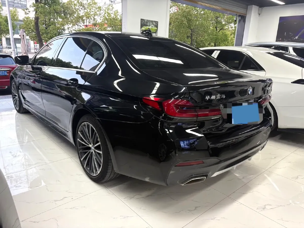 2022 BMW 5 Series 2.0T 252HP L4 8AT,autocango,china used car exporter,china ev exporter,chinese used car exporter,chinese used ev exporter