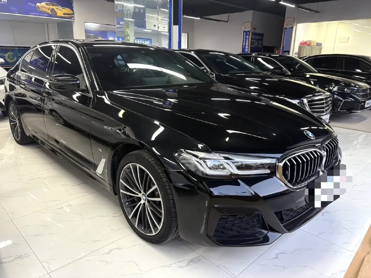 2022 BMW 5 Series 2.0T 252HP L4 8AT,autocango,china used car exporter,china ev exporter,chinese used car exporter,chinese used ev exporter