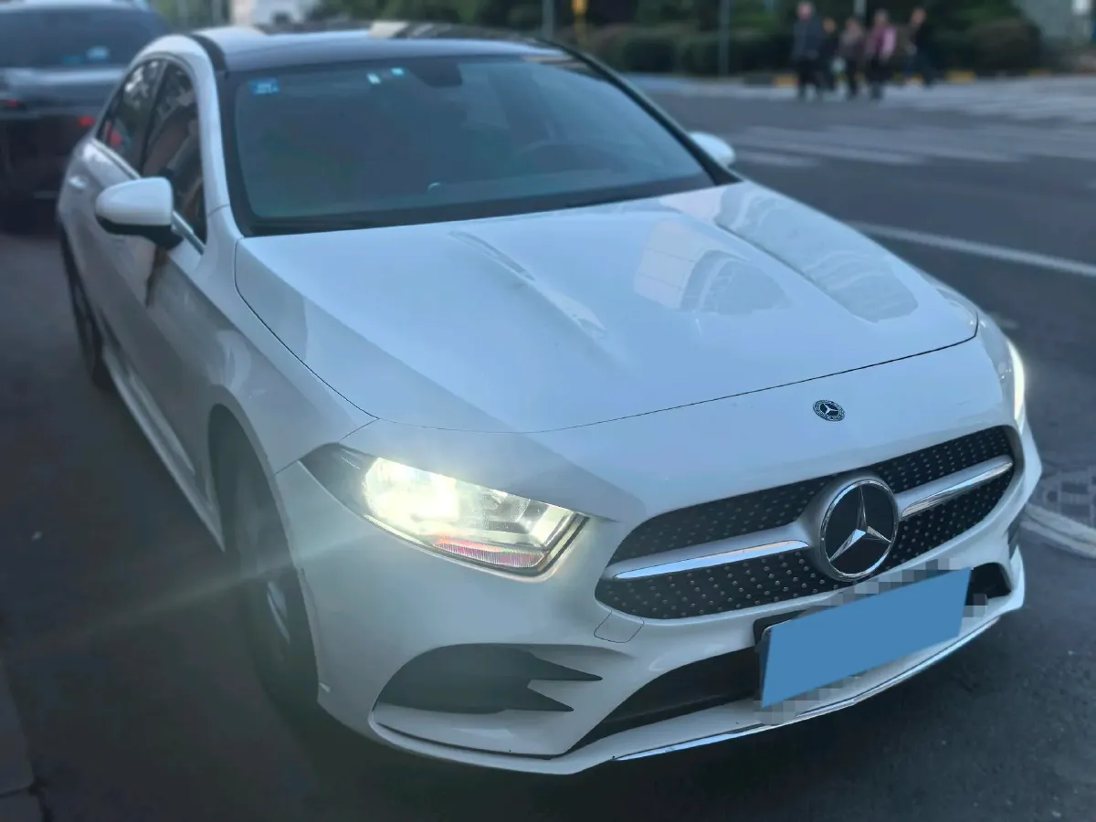 2020 Mercedes-Benz A Class 1.3T 136HP L4 7DCT,autocango,china used car exporter,china ev exporter,chinese used car exporter,chinese used ev exporter
