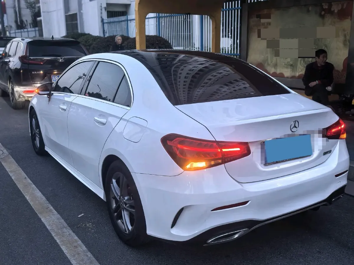 2020 Mercedes-Benz A Class 1.3T 136HP L4 7DCT,autocango,china used car exporter,china ev exporter,chinese used car exporter,chinese used ev exporter