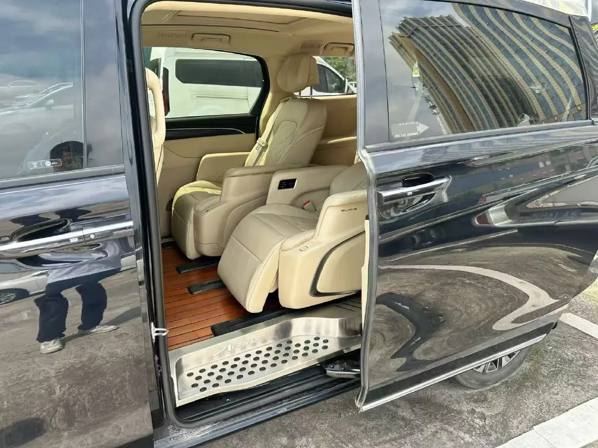 2022 Buick GL8 2.0T 237HP L4 9AT,autocango,china used car exporter,china ev exporter,chinese used car exporter,chinese used ev exporter